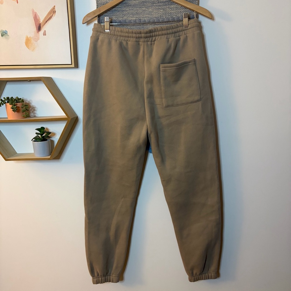 Lola Jogger Sweatpants with pockets size medium - Picture 2 of 6
